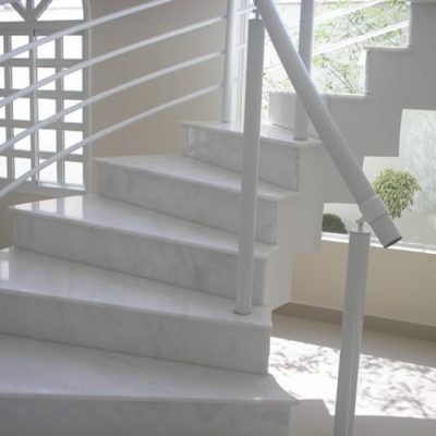 Revestimento de Escada em Mármore Branco